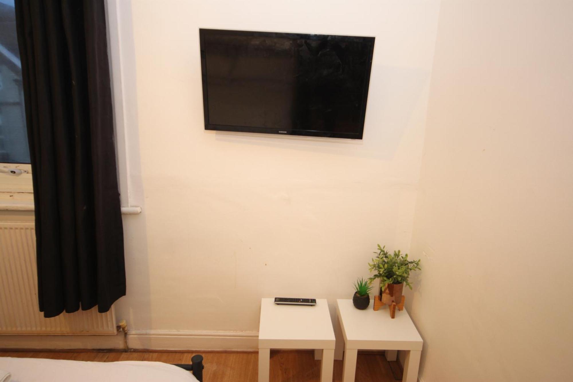 Barton Seaview, Self Catering Studio Apartments, Promenade & Central Beach Location, Families, Couples Or 23 Years Plus Only, Free Parking Blackpool Rom bilde
