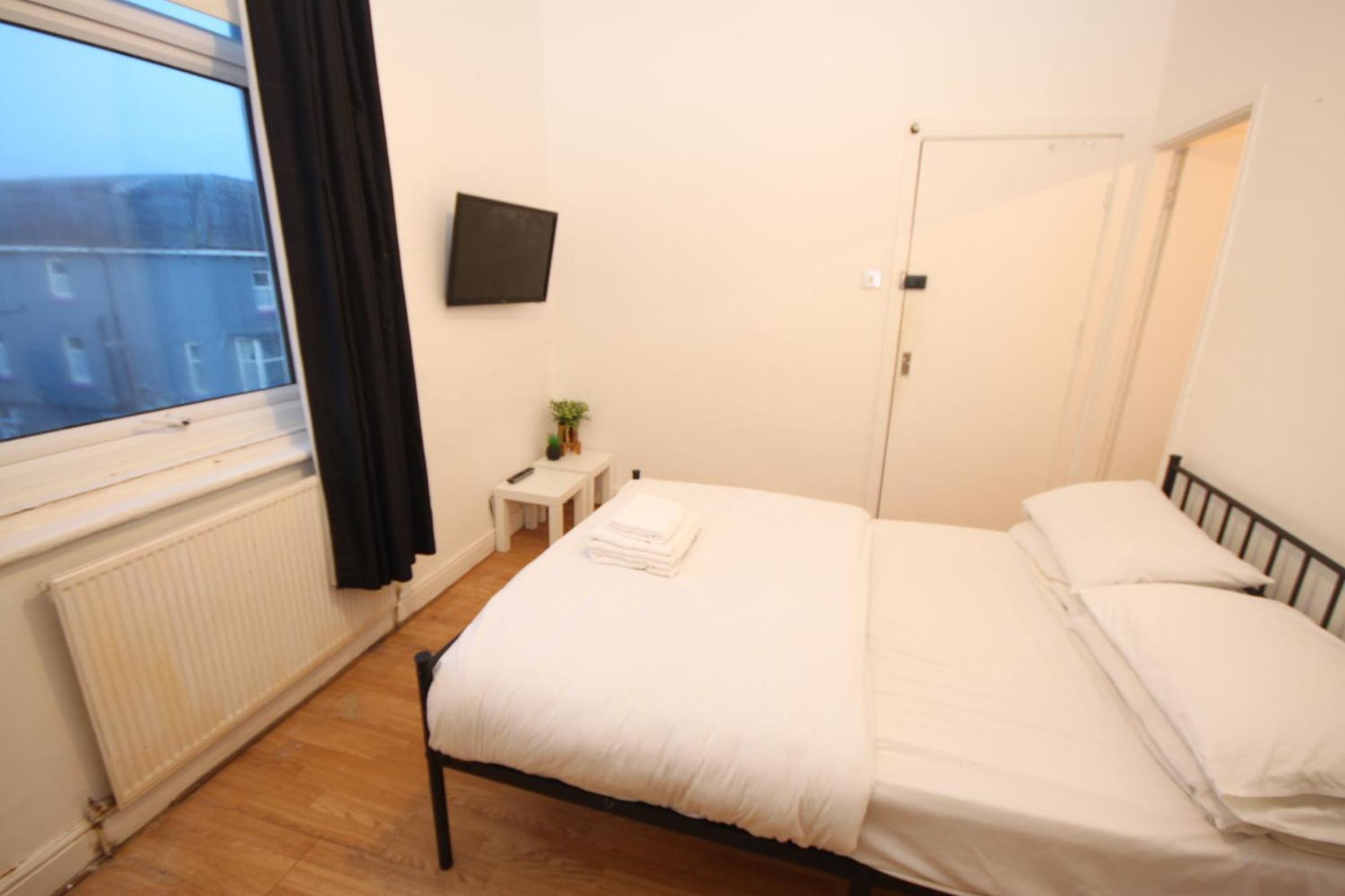Barton Seaview, Self Catering Studio Apartments, Promenade & Central Beach Location, Families, Couples Or 23 Years Plus Only, Free Parking Blackpool Rom bilde