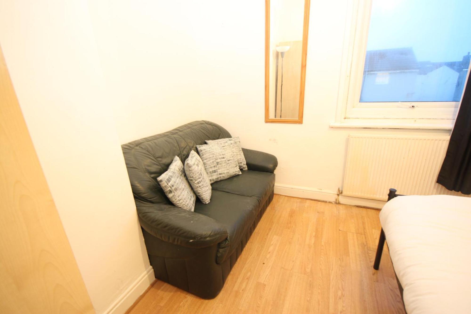 Barton Seaview, Self Catering Studio Apartments, Promenade & Central Beach Location, Families, Couples Or 23 Years Plus Only, Free Parking Blackpool Rom bilde