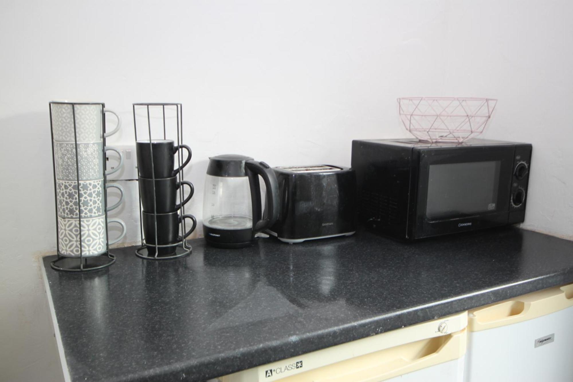 Barton Seaview, Self Catering Studio Apartments, Promenade & Central Beach Location, Families, Couples Or 23 Years Plus Only, Free Parking Blackpool Eksteriør bilde