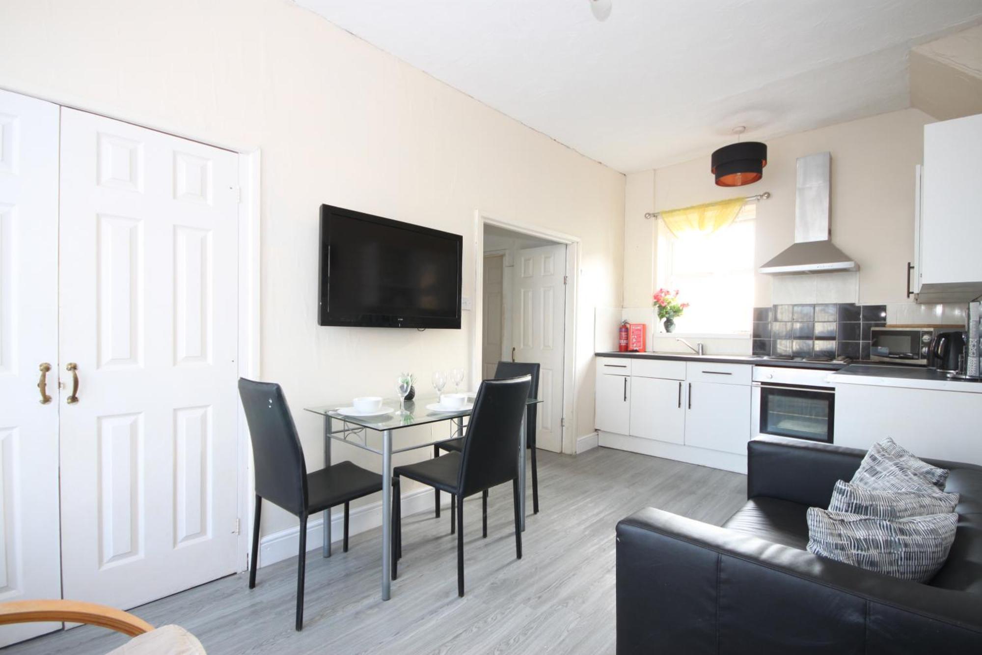 Barton Seaview, Self Catering Studio Apartments, Promenade & Central Beach Location, Families, Couples Or 23 Years Plus Only, Free Parking Blackpool Eksteriør bilde